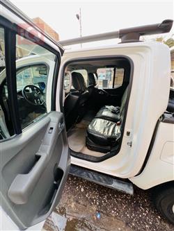 نيسان فرونتير